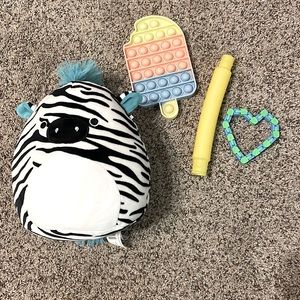 ZEKE THE ZEBRA SQUISHMALLOW🦓PLUS SOME AWESOME TOYS!!!💙